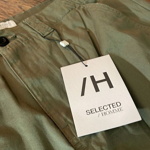 NWT SELECTED HOMME Ricko Stretch Cotton Cargo Shorts In Beetle - size L - Picture 4 of 5